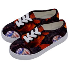 Earth Day Kids  Classic Low Top Sneakers by HermanTelo