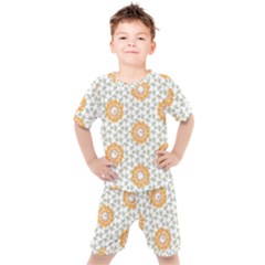 Stamping Pattern Yellow Kids  Tee And Shorts Set