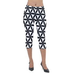 Pattern Floral Repeating Lightweight Velour Capri Leggings 