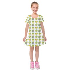 St Patricks Day Background Symbols Kids  Short Sleeve Velvet Dress by HermanTelo