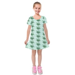 Aloe Plants Pattern Scrapbook Kids  Short Sleeve Velvet Dress by Bajindul