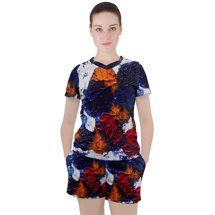 FALLING LEAVES Women s Tee and Shorts Set