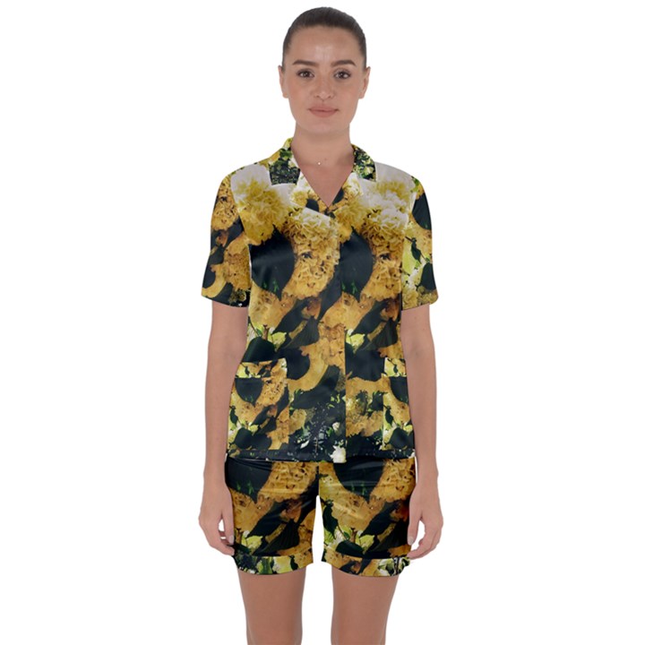 Yellow Snowballs Satin Short Sleeve Pyjamas Set