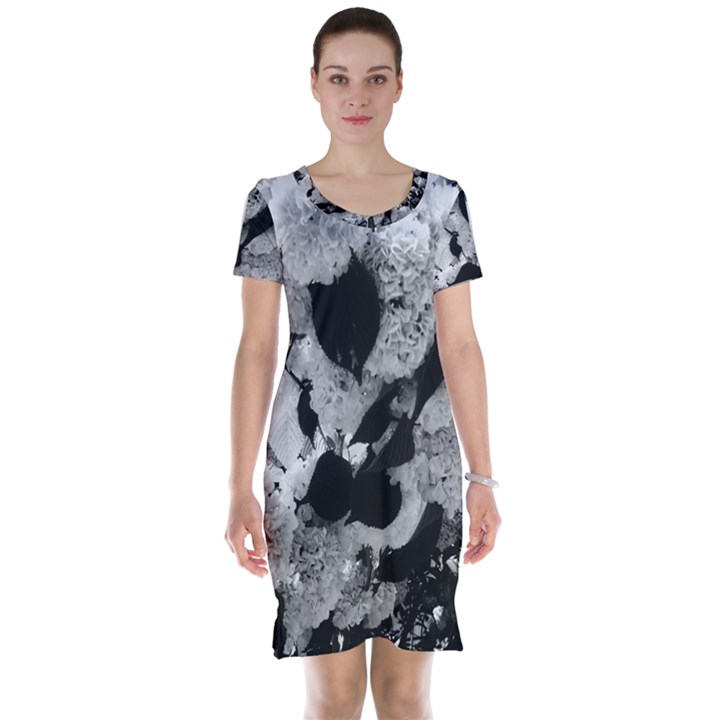 Black and White Snowballs Short Sleeve Nightdress