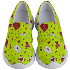 Valentin s Day Love Hearts Pattern Red Pink Green Kids  Lightweight Slip Ons by EDDArt