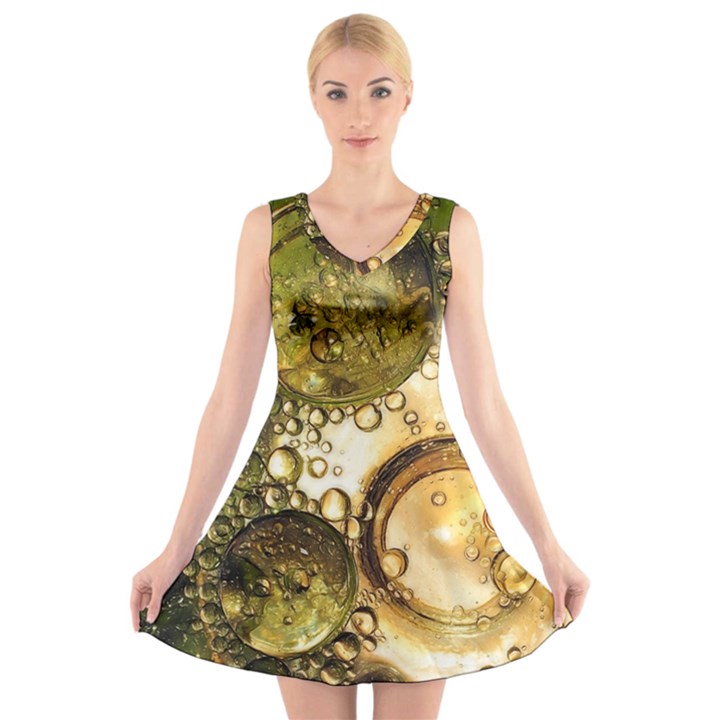 Bubbles Fantasy Green Design V-Neck Sleeveless Dress