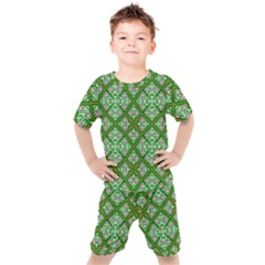 Symmetry Digital Art Pattern Green Kids  Tee and Shorts Set