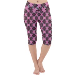 Purple Pattern Texture Lightweight Velour Cropped Yoga Leggings