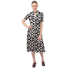 Geometric Tile Background Keyhole Neckline Chiffon Dress