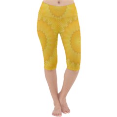 Wave Lines Yellow Lightweight Velour Cropped Yoga Leggings