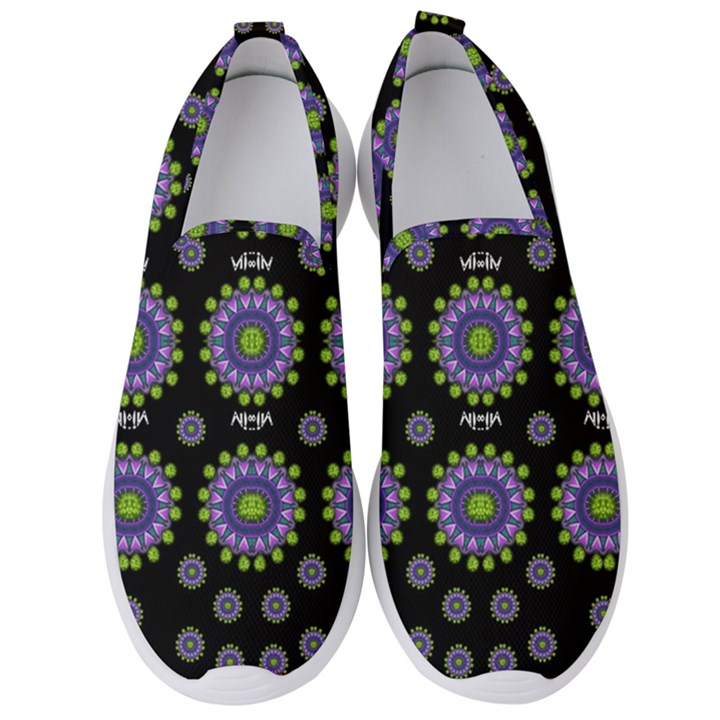 Lilies And Decorative Stars Of Freedom Men s Slip On Sneakers