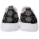 Lilies And Decorative Stars Of Freedom Men s Slip On Sneakers View4