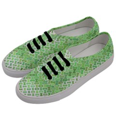 Green Pattern Curved Puzzle Men s Classic Low Top Sneakers