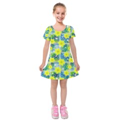 Narcissus Yellow Flowers Winter Kids  Short Sleeve Velvet Dress