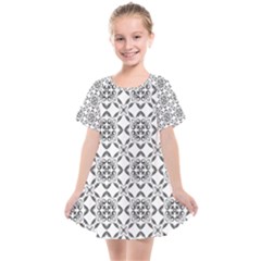 Black And White Patterned Backgroun Kids  Smock Dress by designsbyamerianna