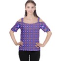 Background Pattern Geometrical Cutout Shoulder Tee View1