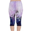 Elegant Floral Design Velvet Capri Leggings  View2