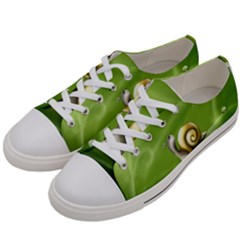 Snail Drops Rain Drawing Green Women s Low Top Canvas Sneakers by Wegoenart