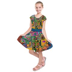 Modern Geometric Art   Dancing In The City Background Solid Dark Blue Kids  Short Sleeve Dress