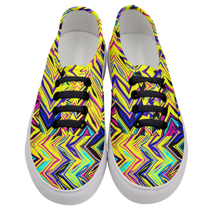 Mycolorfulchevron Women s Classic Low Top Sneakers