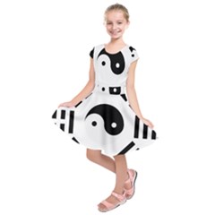 Bagua Yin Yang Yang Yin Chinese Kids  Short Sleeve Dress by Pakrebo