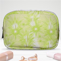 Background Green Star Make Up Pouch (small)