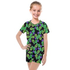 Flowers Pattern Background Kids  Mesh Tee And Shorts Set