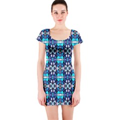 L 2 Short Sleeve Bodycon Dress