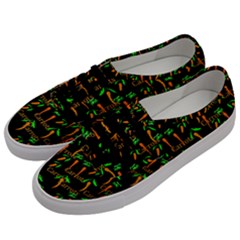 Carrots Pattern Men s Classic Low Top Sneakers by bloomingvinedesign