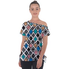 Diamond Shapes Pattern Tie-up Tee