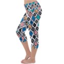 Diamond Shapes Pattern Lightweight Velour Capri Yoga Leggings View2