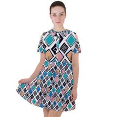 Diamond Shapes Pattern Short Sleeve Shoulder Cut Out Dress 