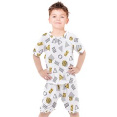 Memphis Seamless Patterns Kids  Tee And Shorts Set by Vaneshart