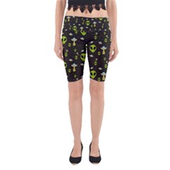 Alien Ufo Pattern Yoga Cropped Leggings by Vaneshart