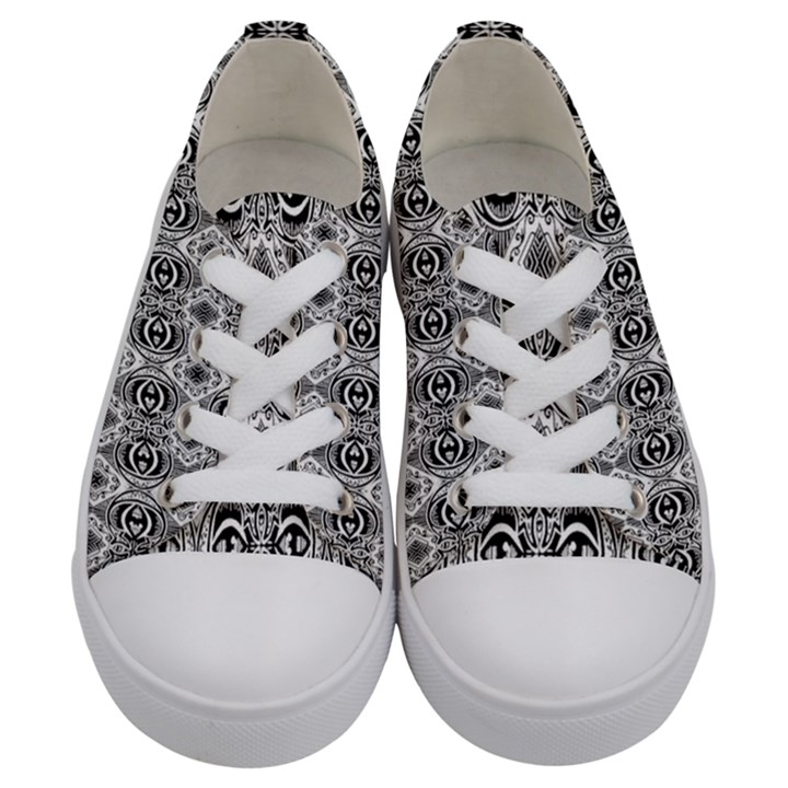 BLACK WHITE 6 Kids  Low Top Canvas Sneakers