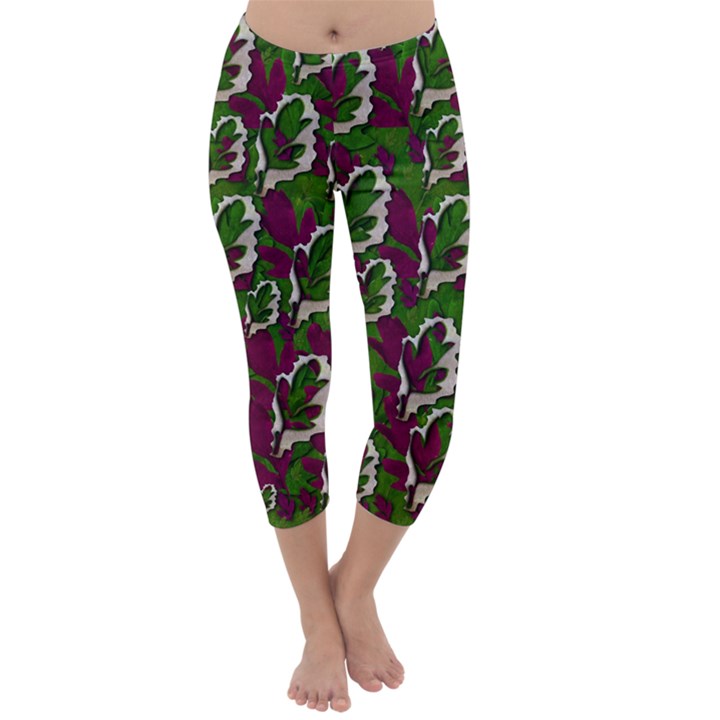 Green Fauna And Leaves In So Decorative Style Capri Winter Leggings 