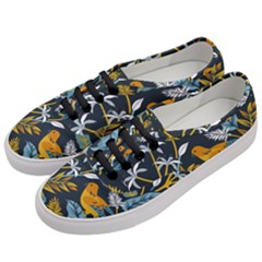 Birds Nature Design Women s Classic Low Top Sneakers by Vaneshart