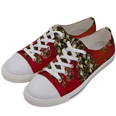 Wonderful Vintage Christmas Design Women s Low Top Canvas Sneakers by FantasyWorld7