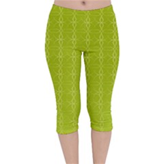 Background Texture Pattern Green Velvet Capri Leggings 