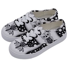 Cute Little Mandala Owl Kids  Classic Low Top Sneakers by FantasyWorld7