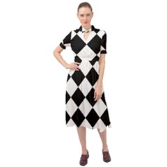 Grid Domino Bank And Black Keyhole Neckline Chiffon Dress by Sapixe