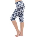 Abstrait Formes Bleu  Lightweight Velour Cropped Yoga Leggings View2