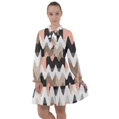 Pattern Abstrait Vagues Rose/noir/taupe All Frills Chiffon Dress