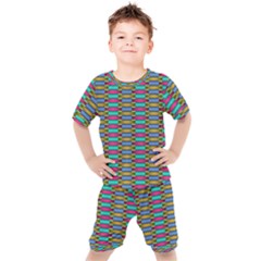 Seamless Tile Pattern Kids  Tee And Shorts Set