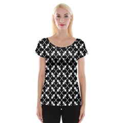 Abstract Background Arrow Cap Sleeve Top