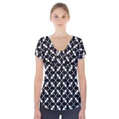 Abstract Background Arrow Short Sleeve Front Detail Top