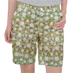 Snowflakes Slightly Snowing Down On The Flowers On Earth Pocket Shorts