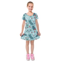 Seamless Pattern With Berries Leaves Kids  Short Sleeve Velvet Dress by Vaneshart