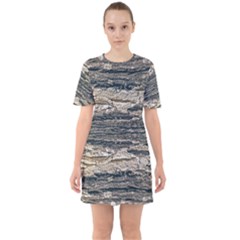 Surface Texture Print Sixties Short Sleeve Mini Dress