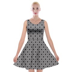 Pattern Formes Ronds Noir/blanc Velvet Skater Dress by kcreatif